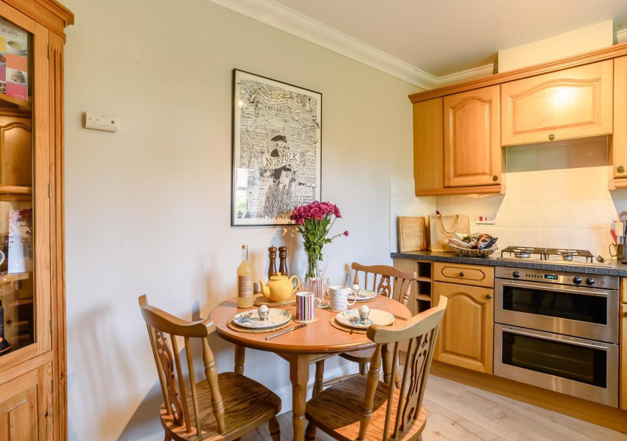 2 Oaklands Cottage Холт Екстериор снимка